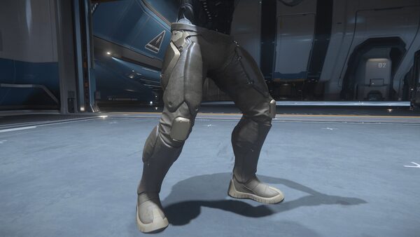 Geist Armor Legs Desert
